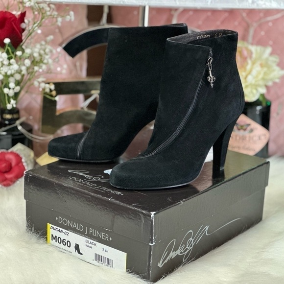 Authentic DONALD J. PLINER BLACK SUEDE DUGAN BOOTS BOOTIES SIZE 6 M - Picture 1 of 7